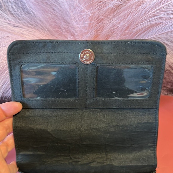 Hush Puppies Cross Body purse 3 sections, coin purse keys and cards holder ID - Picture 3 of 10